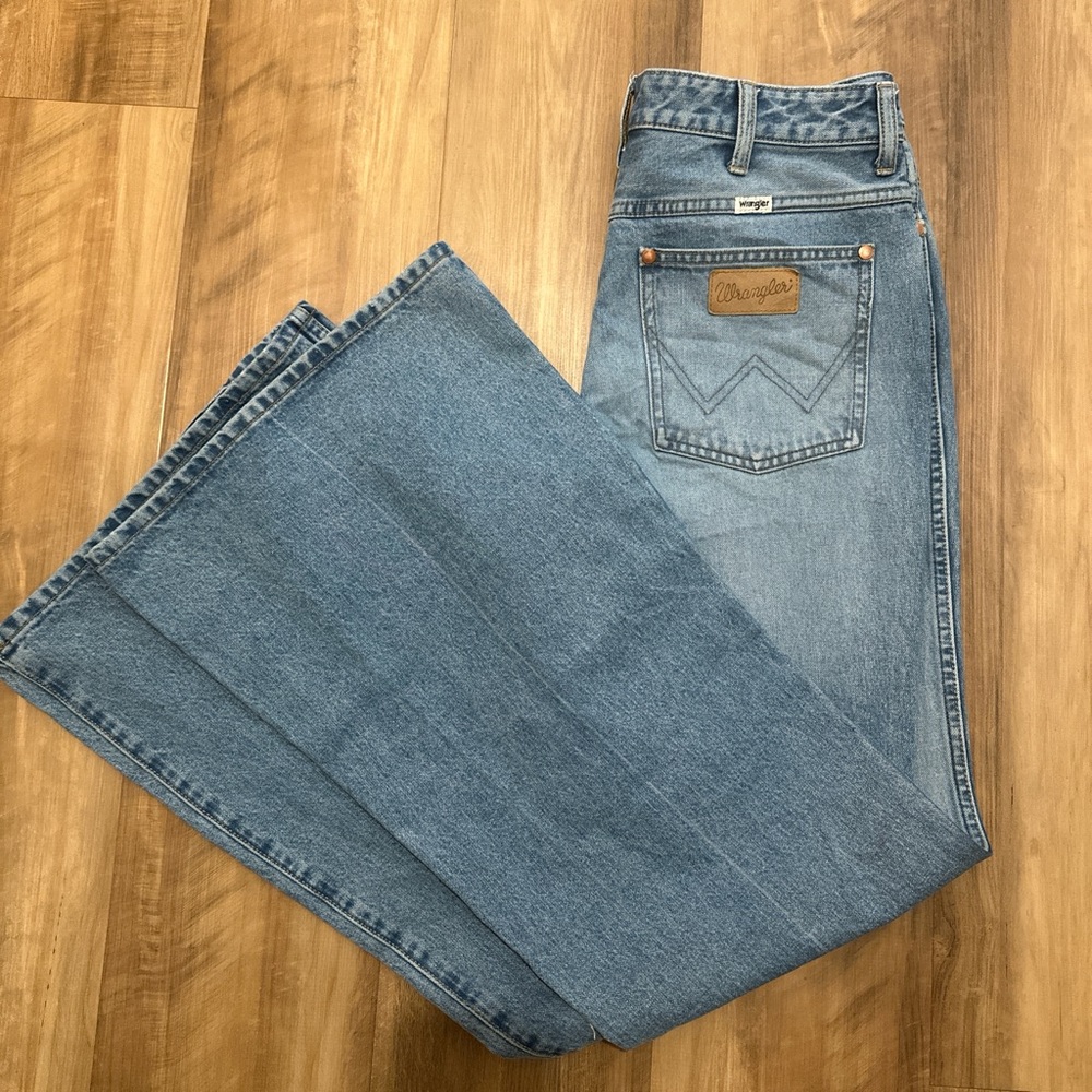 Wrangler High Rise Flare Jeans in Light Blue
